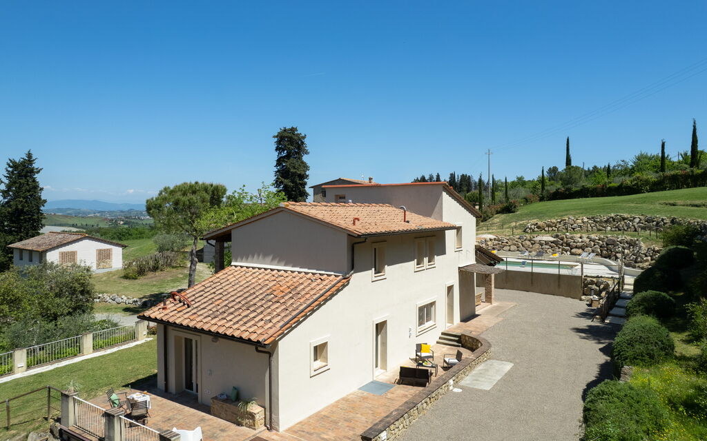 Villa Noemi: Autunno, Caratteristiche, Estate, Esterni, Primavera