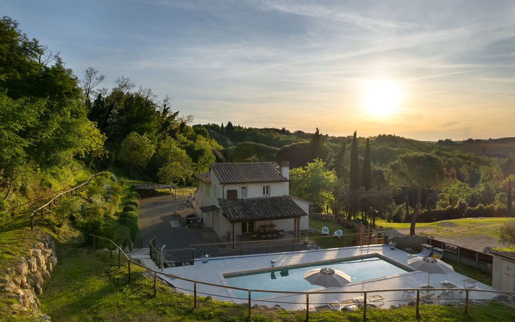 Villa Noemi: Autunno, Caratteristiche, Estate, Esterni, Giardino, Piscina, Primavera
