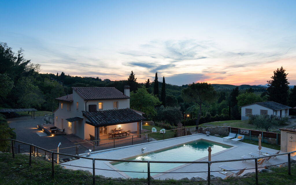 Villa Noemi: Autunno, Caratteristiche, Estate, Esterni, Giardino, Piscina, Primavera