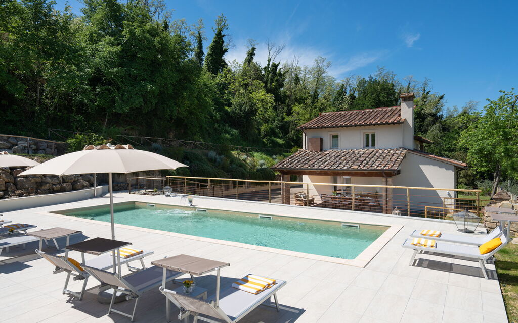 Villa Noemi: Autunno, Caratteristiche, Estate, Esterni, Giardino, Piscina, Primavera