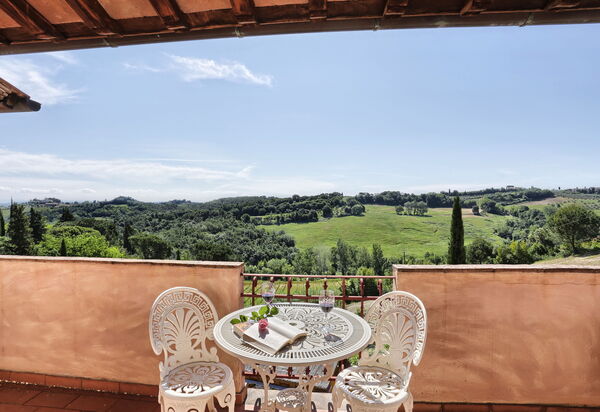 Villa Sunshine: Autunno, Estate, Esterni, Primavera