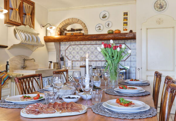 Villa Sunshine: Autunno, Cucina, Estate, Primavera