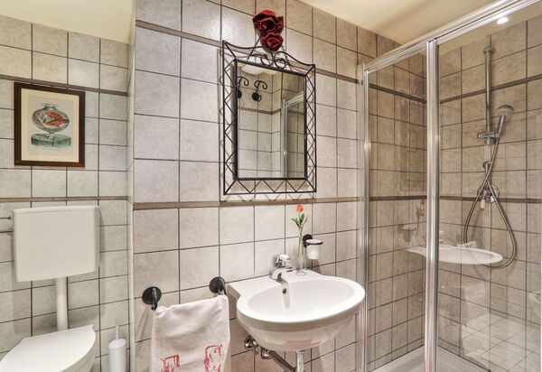 Villa Sunshine: Autunno, Bagno, Estate, Primavera