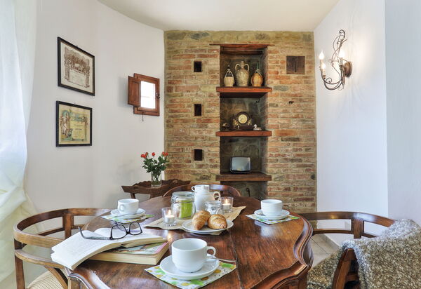 Villa Sunshine: Autunno, Estate, Primavera, Sala da pranzo