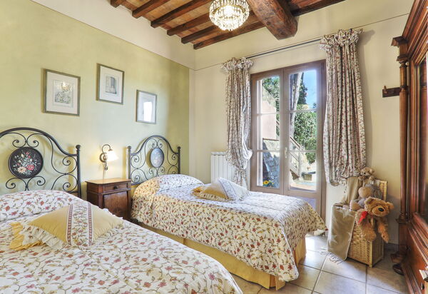 Villa Sunshine: Autunno, Camera da letto, Estate, Primavera