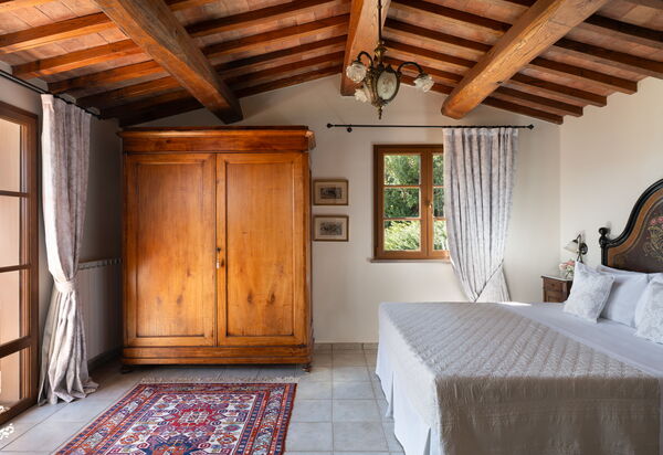 Villa Sunshine: Autumn, Bedroom, Spring, Summer
