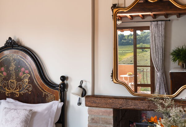 Villa Sunshine: Autumn, Bedroom, Room Detail, Spring, Summer