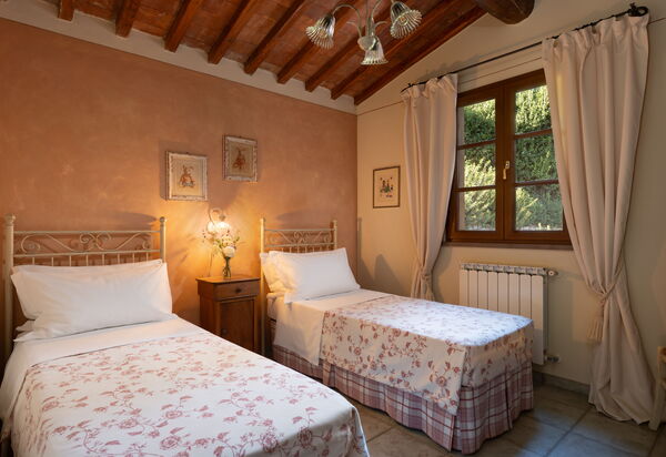 Villa Sunshine: Autumn, Bedroom, Spring, Summer