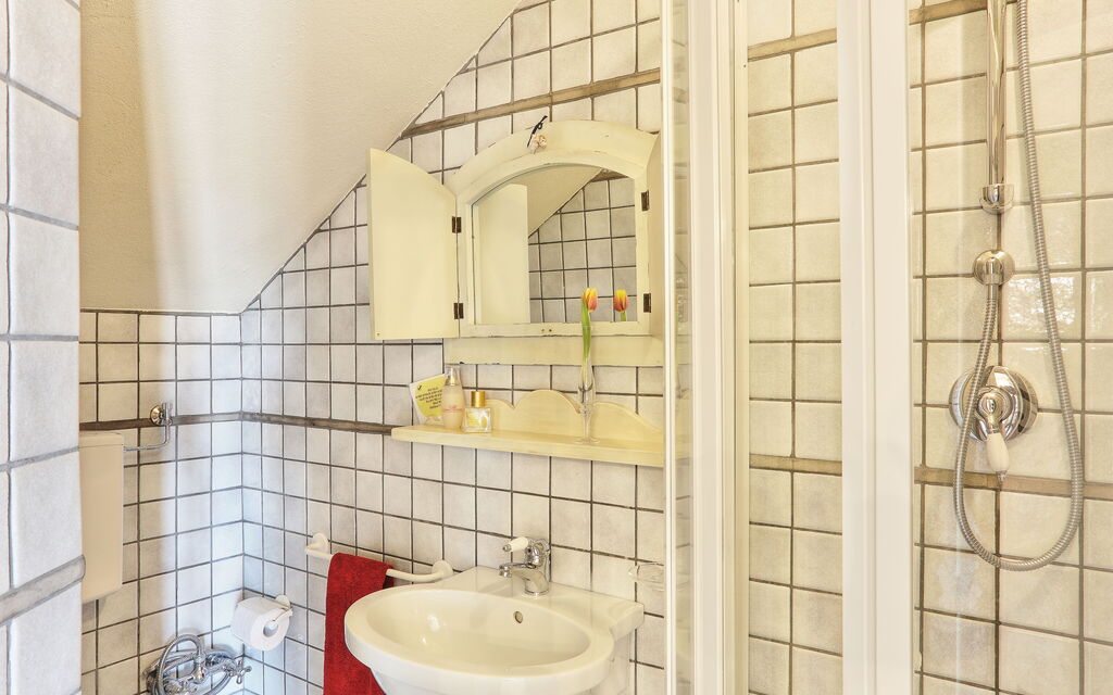 Villa Sunshine: Autunno, Bagno, Estate, Primavera