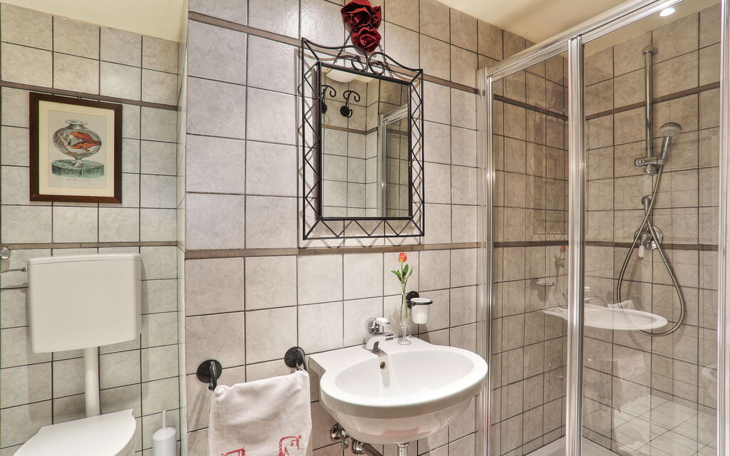 Villa Sunshine: Autunno, Bagno, Estate, Primavera