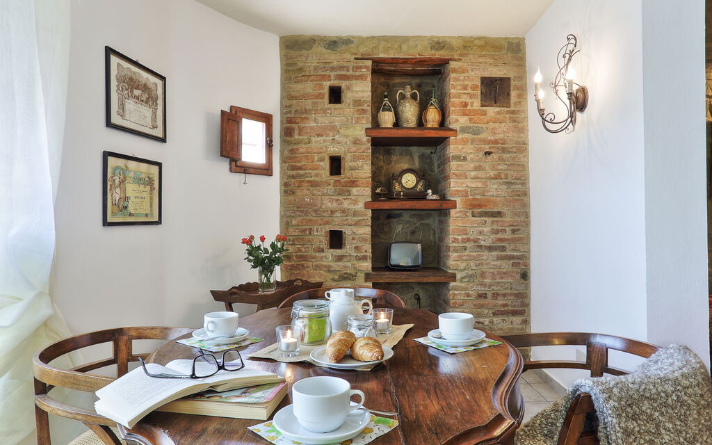 Villa Sunshine: Autunno, Estate, Primavera, Sala da pranzo