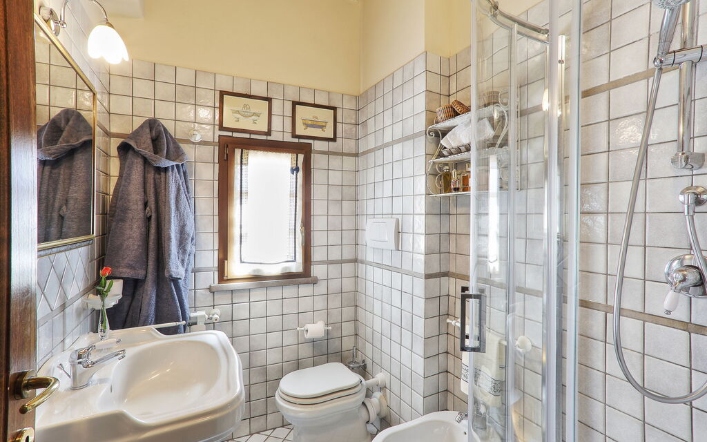 Villa Sunshine: Autunno, Bagno, Estate, Primavera