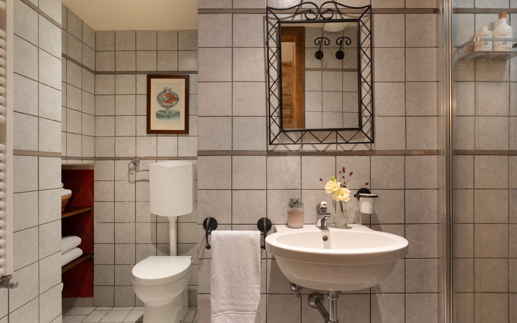 Villa Sunshine: Autunno, Bagno, Estate, Primavera