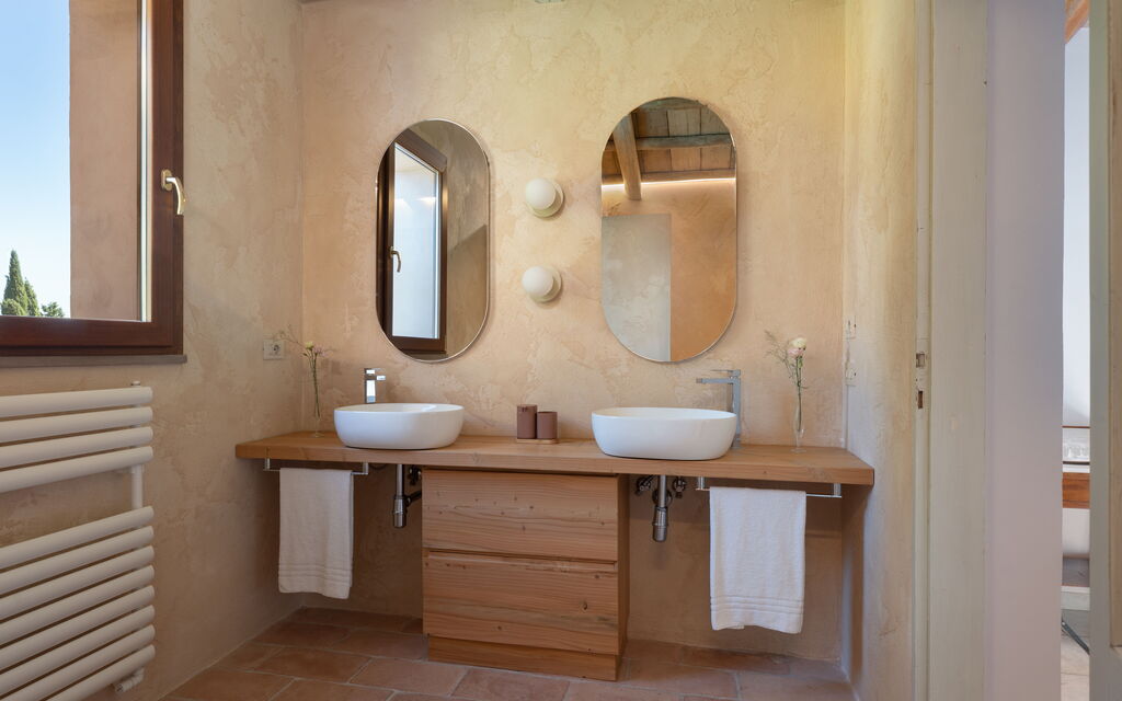 Villa Sunshine: Autunno, Bagno, Estate, Primavera