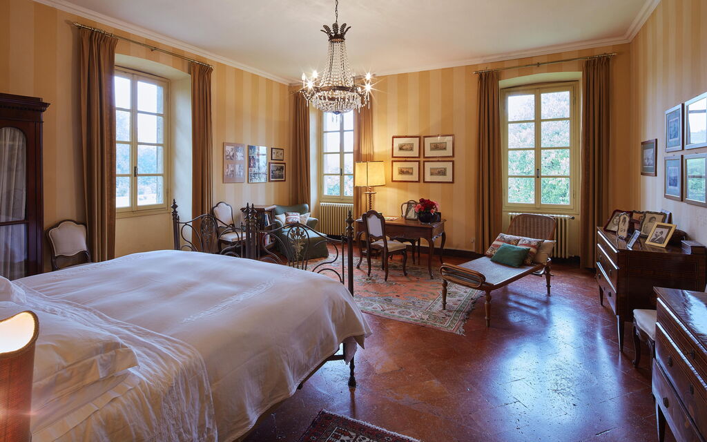 Villa Franciacorta: Autunno, Camera da letto, Caratteristiche, Dettagli della stanza, Estate, Primavera