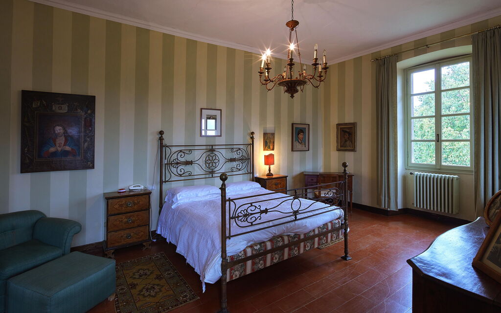 Villa Franciacorta: Autunno, Camera da letto, Caratteristiche, Dettagli della stanza, Estate, Primavera