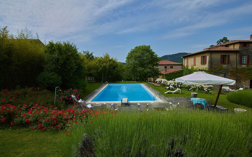 Villa Franciacorta: all'aperto, Autunno, Caratteristiche, Estate, Esterni, Giardino, Piscina, Primavera