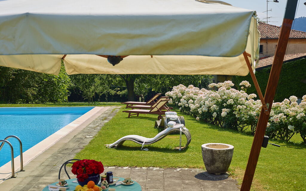 Villa Franciacorta: all'aperto, Autunno, Caratteristiche, Estate, Esterni, Giardino, Piscina, Primavera