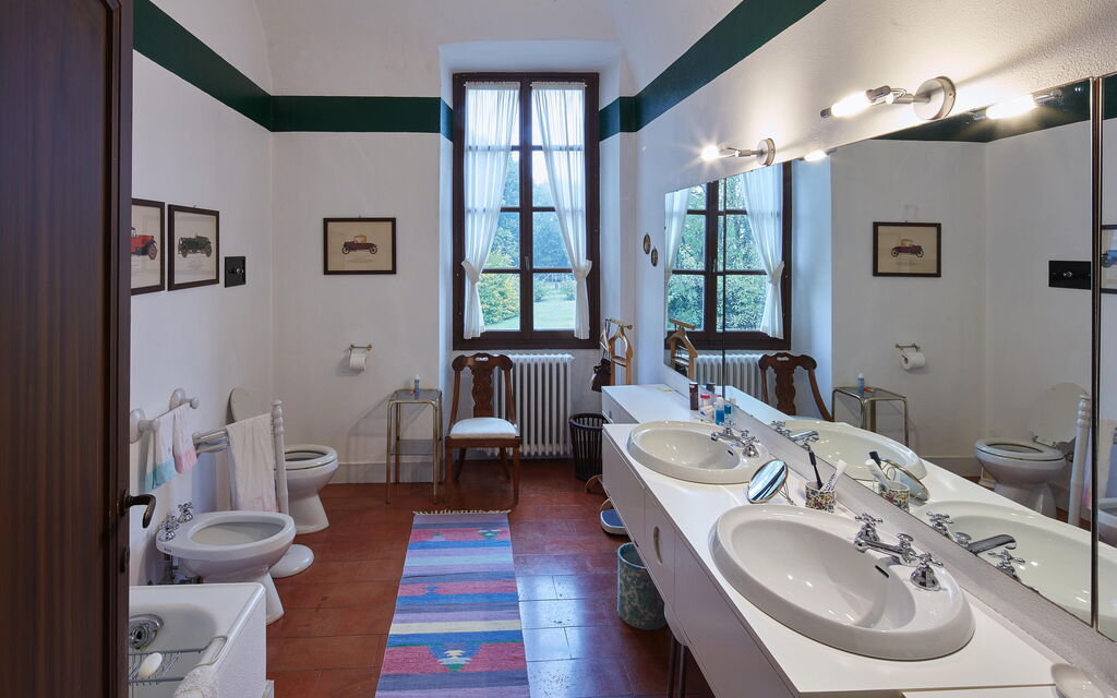 Villa Franciacorta: Autunno, Bagno, Caratteristiche, Dettagli della stanza, Estate, Primavera