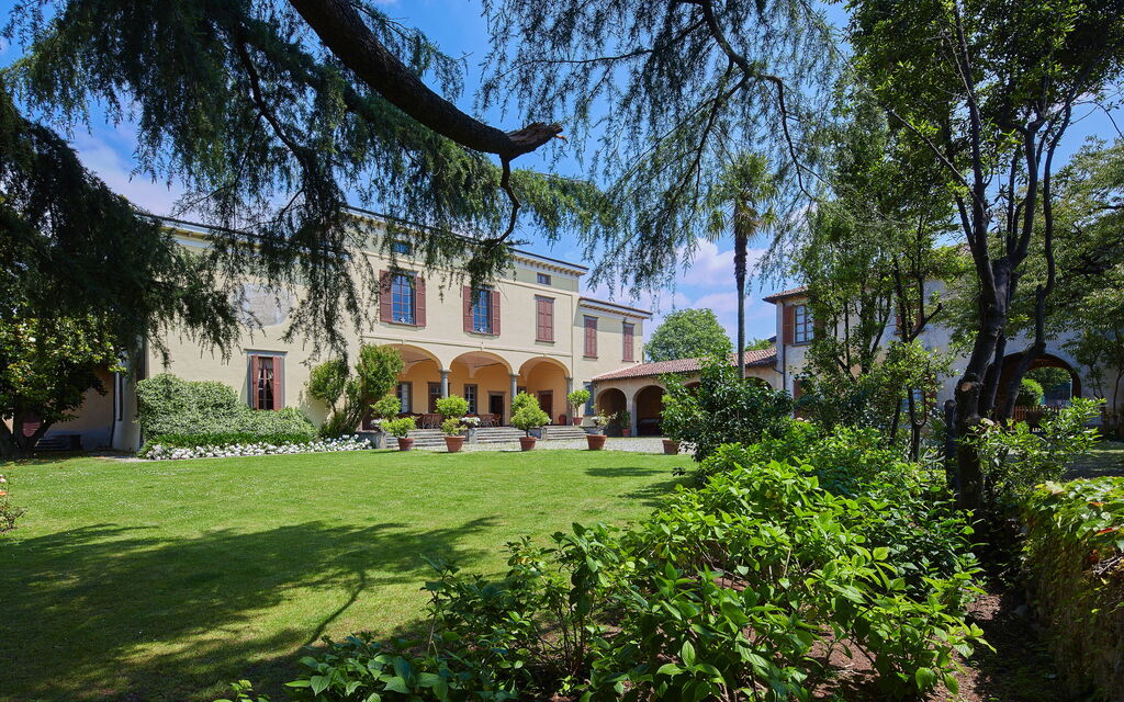 Villa Franciacorta: all'aperto, Autunno, Caratteristiche, Estate, Esterni, Giardino, Primavera