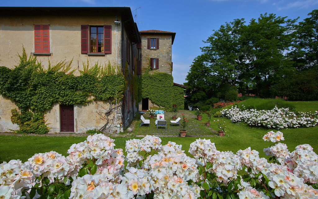 Villa Franciacorta: all'aperto, Autunno, Caratteristiche, Estate, Esterni, Giardino, Primavera