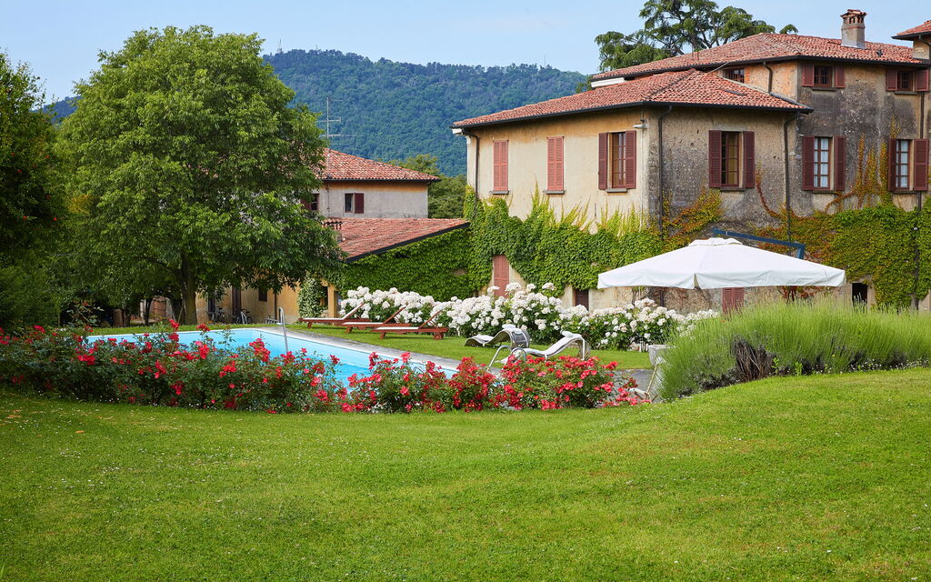 Villa Franciacorta: all'aperto, Autunno, Caratteristiche, Estate, Esterni, Giardino, Piscina, Primavera