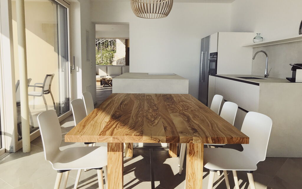 Villa D'ocra: Autunno, Caratteristiche, Cucina, Dettagli della stanza, Estate, Primavera, Sala da pranzo