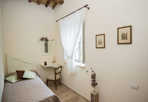 Villa Rugiada: Autunno, Camera da letto, Caratteristiche, Dettagli della stanza, Estate, Primavera