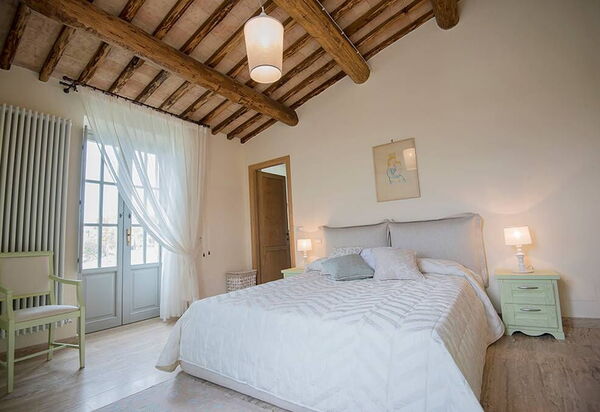 Villa Rugiada: Autunno, Camera da letto, Caratteristiche, Dettagli della stanza, Estate, Primavera