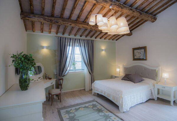 Villa Rugiada: Autunno, Camera da letto, Caratteristiche, Dettagli della stanza, Estate, Primavera