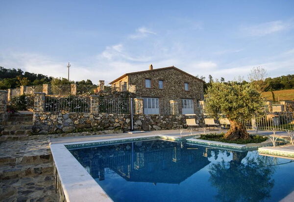 Villa Rugiada: Autunno, Caratteristiche, Estate, Esterni, Giardino, Piscina, Primavera