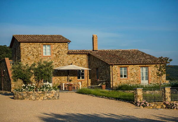 Villa Rugiada: Autunno, Caratteristiche, Estate, Esterni, Giardino, Primavera