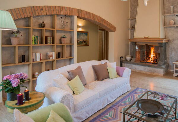 Villa Rugiada: Autunno, Caratteristiche, Dettagli della stanza, Estate, Primavera, Soggiorno