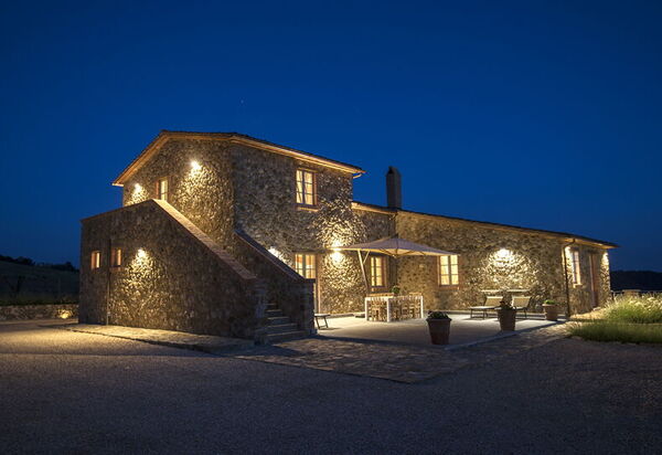 Villa Rugiada: Autunno, Caratteristiche, Estate, Esterni, Giardino, Primavera