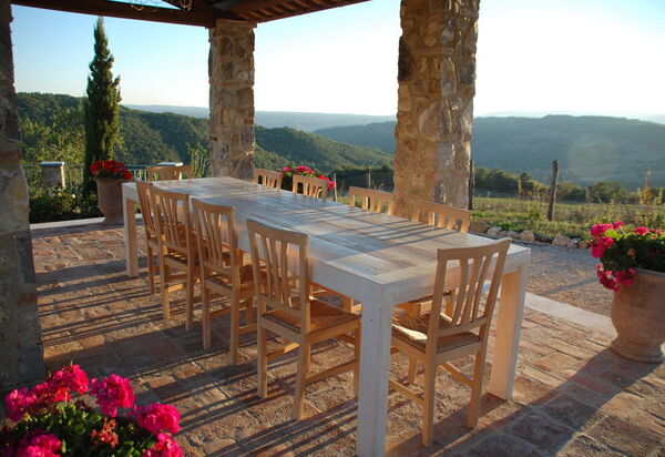 Villa Rugiada: Autunno, Caratteristiche, Estate, Esterni, Giardino, Primavera, Sala da pranzo