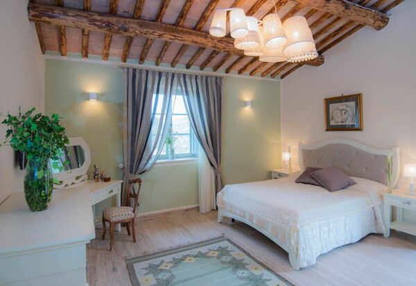 Villa Rugiada: Autunno, Camera da letto, Caratteristiche, Dettagli della stanza, Estate, Primavera