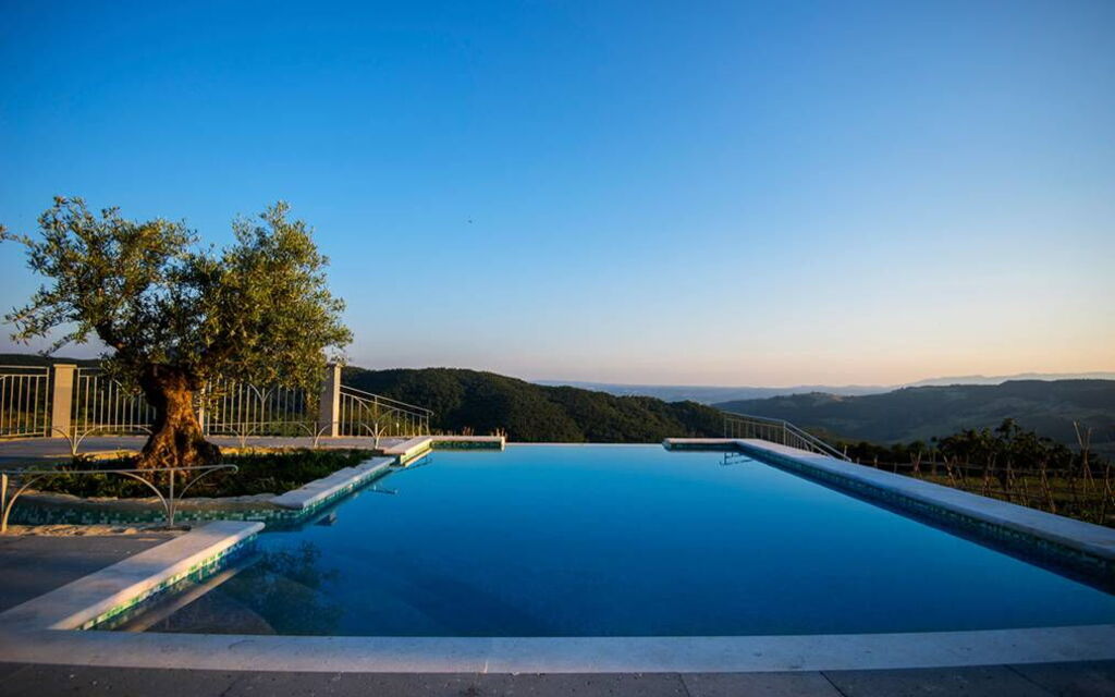 Villa Rugiada: Autunno, Caratteristiche, Estate, Esterni, Giardino, Piscina, Primavera, Vista Panoramica