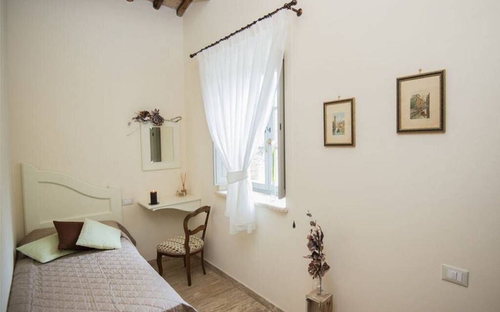 Villa Rugiada: Autunno, Camera da letto, Caratteristiche, Dettagli della stanza, Estate, Primavera