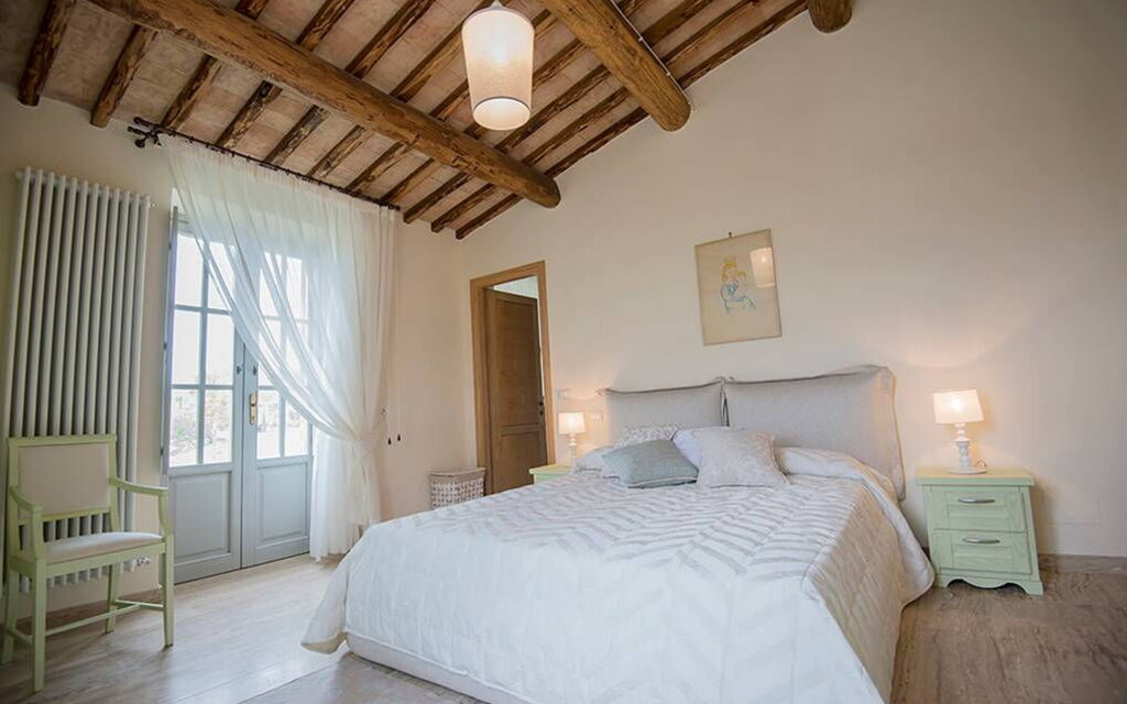 Villa Rugiada: Autunno, Camera da letto, Caratteristiche, Dettagli della stanza, Estate, Primavera