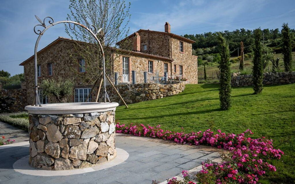 Villa Rugiada: Autunno, Caratteristiche, Estate, Esterni, Giardino, Primavera