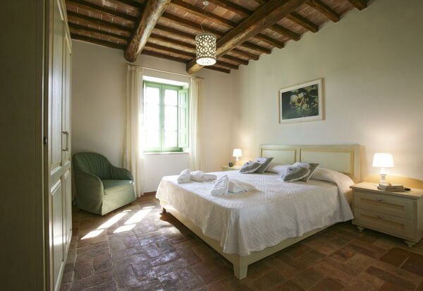 Villa Irene: Autunno, Camera da letto, Caratteristiche, Dettagli della stanza, Estate, Primavera