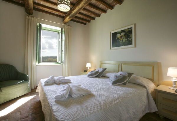 Villa Irene: Autunno, Camera da letto, Caratteristiche, Dettagli della stanza, Estate, Primavera