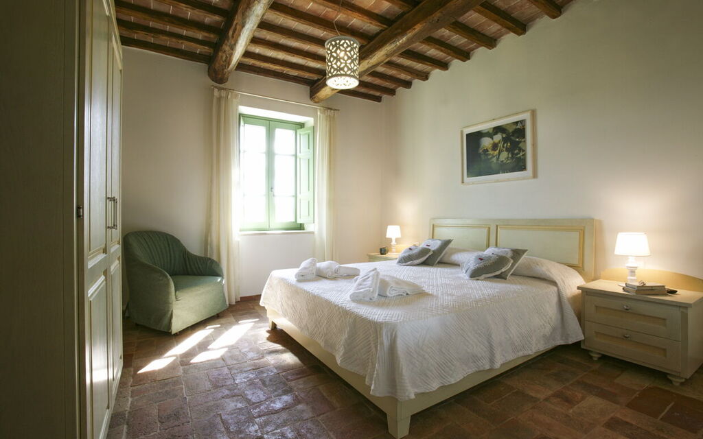 Villa Irene: Autunno, Camera da letto, Caratteristiche, Dettagli della stanza, Estate, Primavera