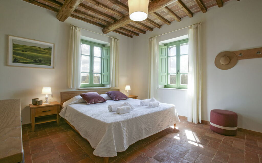 Villa Irene: Autunno, Camera da letto, Caratteristiche, Dettagli della stanza, Estate, Primavera