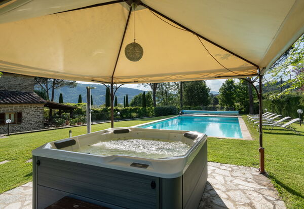 Il Mulino Di Vogognano - Subbiano, Private Pool, Jacuzzi, Wifi, Tuscany: Autunno, Caratteristiche, Estate, Esterni, Giardino, Idromassaggio, Piscina, Primavera