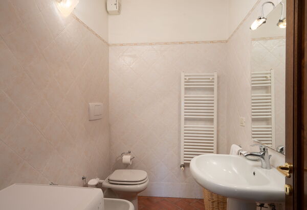 Villa Olivi - Subbiano, Toscana, Pool And Nature: Autunno, Bagno, Caratteristiche, Dettagli della stanza, Estate, Primavera