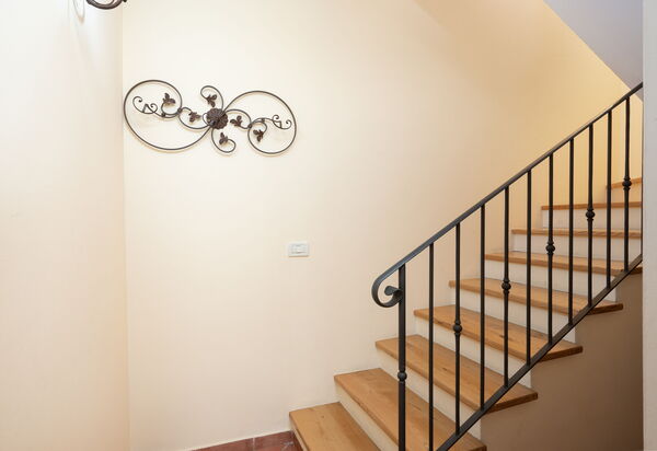 Villa Olivi - Subbiano, Toscana, Pool And Nature: Altra Stanza, Autunno, Caratteristiche, Dettagli della stanza, Estate, Primavera