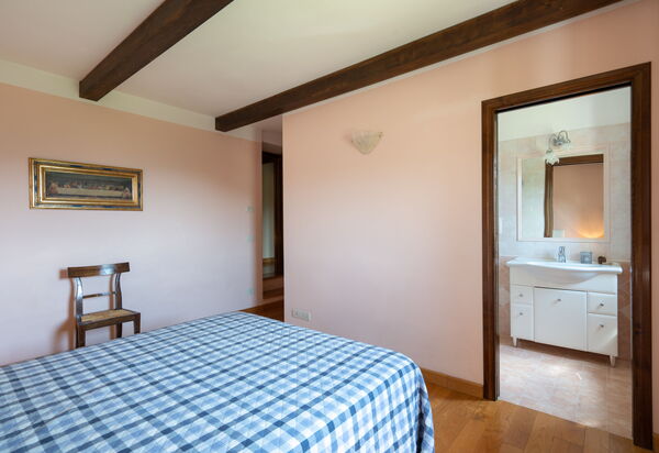 Villa Olivi - Subbiano, Toscana, Pool And Nature: Autunno, Camera da letto, Caratteristiche, Dettagli della stanza, Estate, Primavera