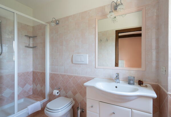 Villa Olivi - Subbiano, Toscana, Pool And Nature: Autunno, Bagno, Caratteristiche, Dettagli della stanza, Estate, Primavera