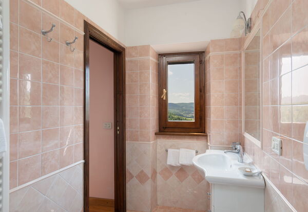 Villa Olivi - Subbiano, Toscana, Pool And Nature: Autunno, Bagno, Caratteristiche, Dettagli della stanza, Estate, Primavera